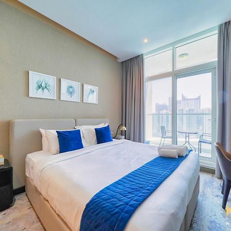 Sleek Studio In Prive With Stunning Canal View Дубай Екстериор снимка
