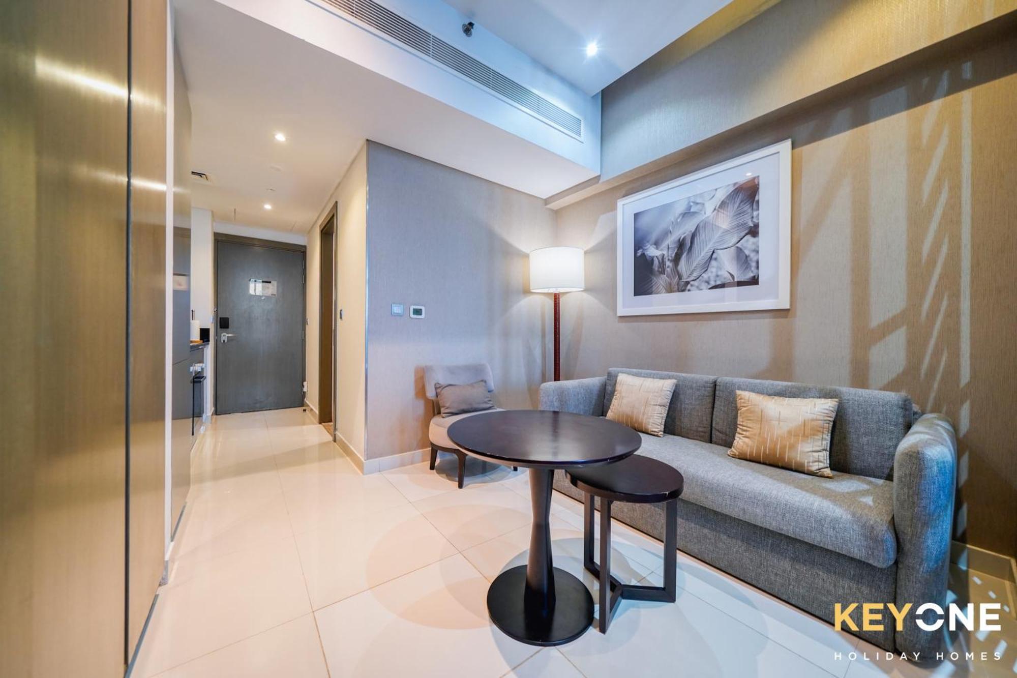 Sleek Studio In Prive With Stunning Canal View Дубай Екстериор снимка